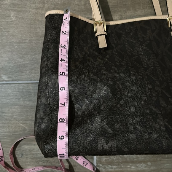 Michael Kors purse - Picture 9 of 10